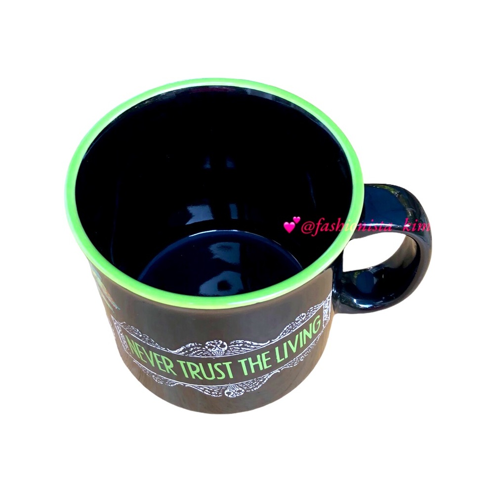 Never trust the living Halloween mug - Picture 4 of 7